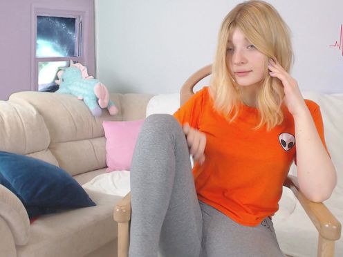 illegaldream  girl teasing webcam show