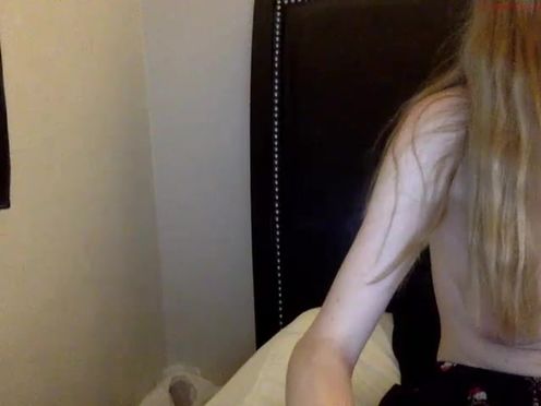 tinygirltakesbigcock  Huge slut Webcam