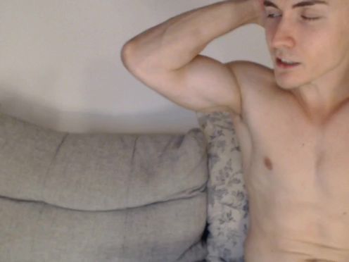 eddieds  make good webcam show in pvt for many tokens