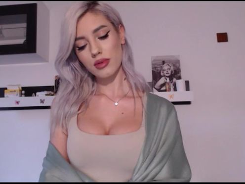 i_am_sarahxxx  beautiful chick boasts big boobs