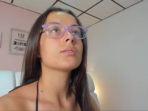 lilicarter_ busty chick talks in french