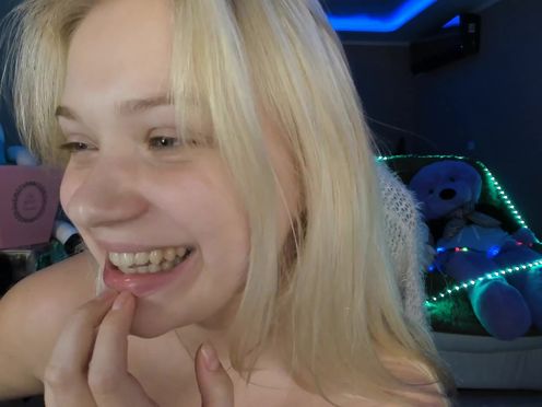 sexyalice1997 blonde plays with sex toy
