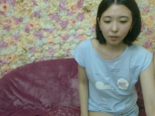 yanere chaturbate slim bitch jerks off with sex toys