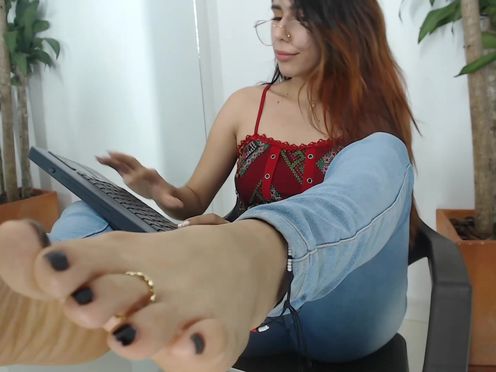 maite_walker chaturbate crazy doll caresses pussy and tits