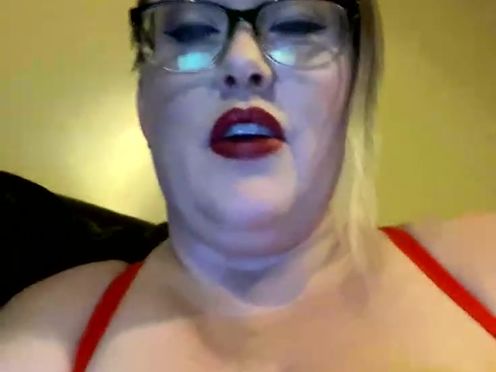 bunnydelacruz69 young mischievous woman shows her boobs