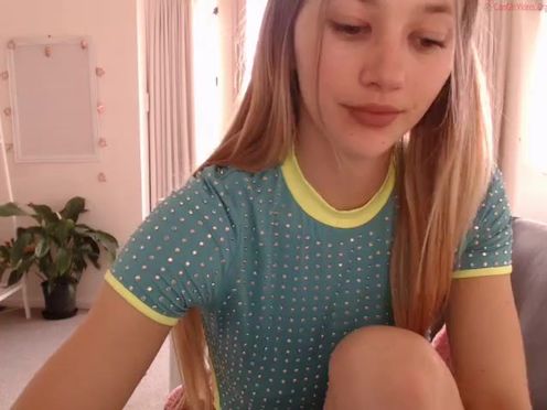 missalice_94 myfreecams Mad passion gently caresses her pussy