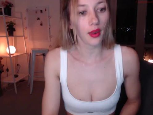 missalice_94 myfreecams Graceful female seduces with juicy tits