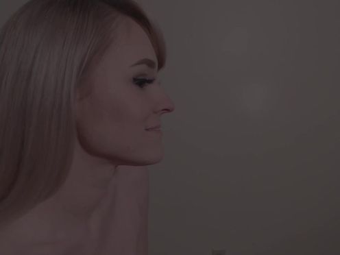 Cora Haze nude swell rubs the vagina