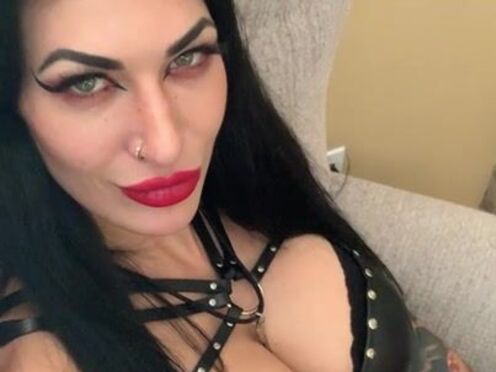 Damazonia onlyfans sexy lady jerks off pussy with vibrator