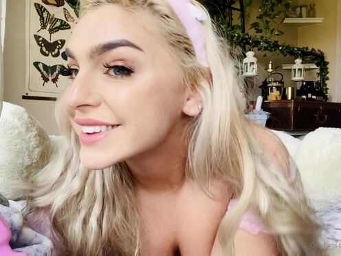 emjayplays onlyfans  cute blonde in free chat