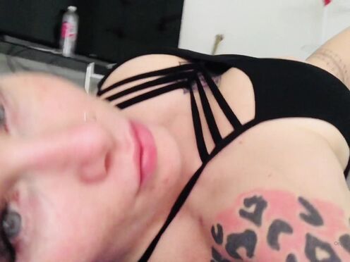 ROWDYBEC onlyfans teen black-haired chick talks coquettishly on camera