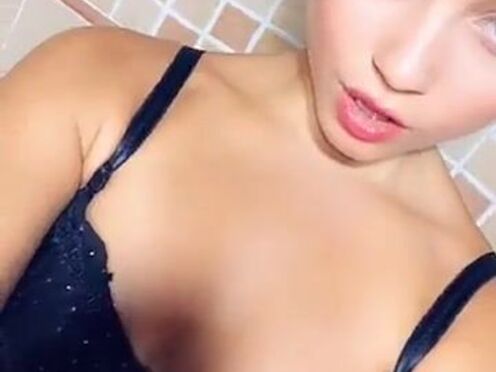 Paola_Skye onlyfans cute confused pounding tits