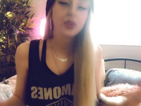 cutiepii33quinn onlyfans fucks with her monthly