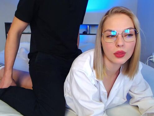 jscarlett busty female pleases herself with sex toy