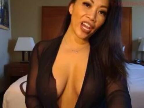 jade_lee Crazy lady having fun with sex toys