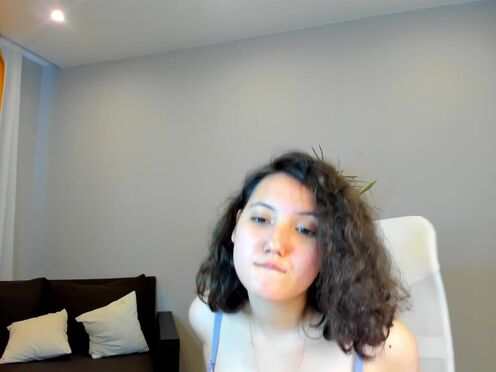 your_lilly_girl chaturbate Cute Passion Masturbates Shaved Holes