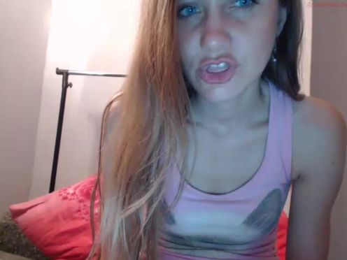 samillia  makes her best webcam gold show