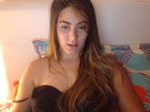 camilalopesex  Girl masturbating on webcam
