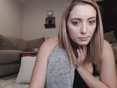 sophie_fennec  doing awesome private show