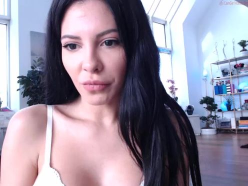 triciafox  caught intense orgasm in webcam show