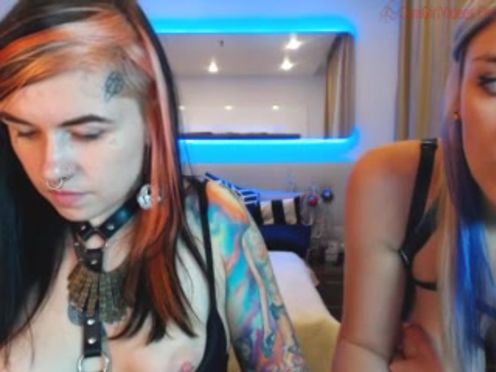 aby_frost  Showed her shaven pussycat and ass