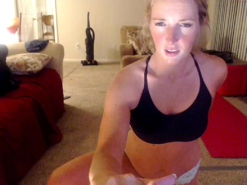 meetjena  I spread my legs wide before the webcam