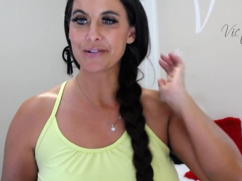 curvymodelmilf  webcam hooker show her tits