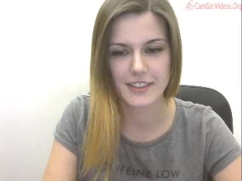 levella  fucking her pussycat on webcam